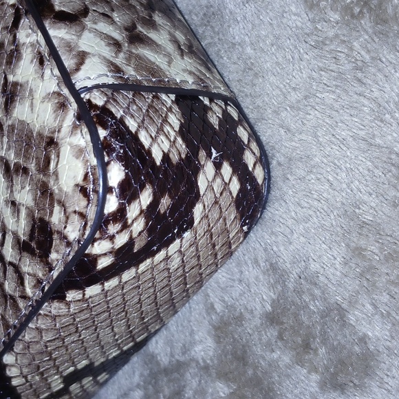 Michael Kors Snakeskin Print - Picture 16 of 16